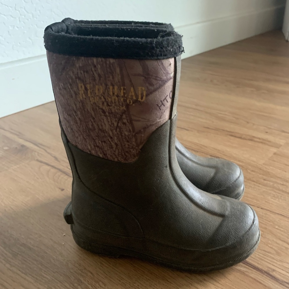 Red head camo hunting boots. Size 8